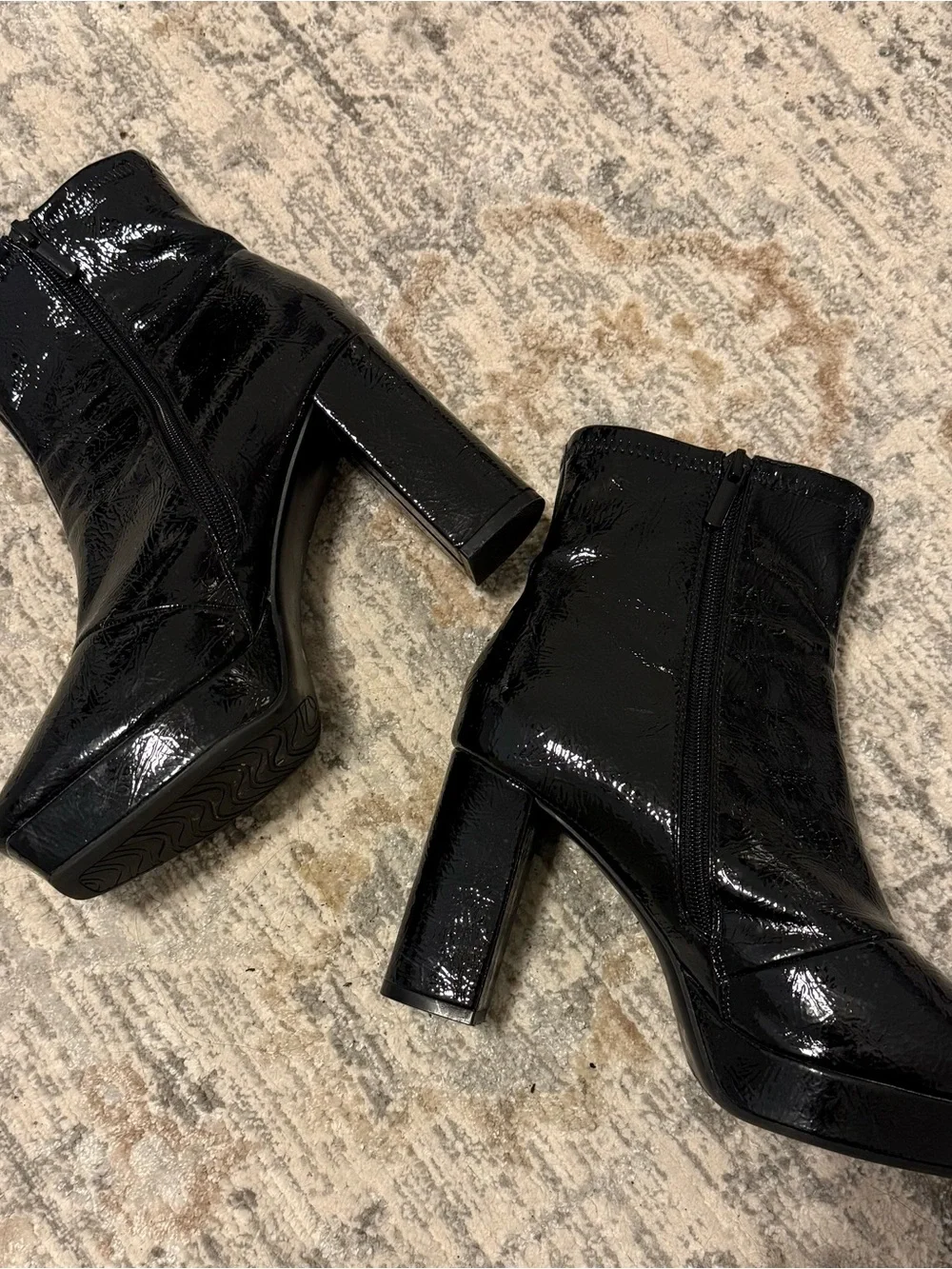Impo Black Patent Ovaida Block Heel Platform 4” Ankle Boots Size 8 Goth Grunge